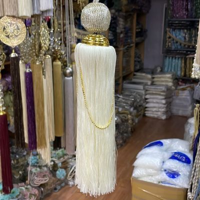 accesoriu buzdugan de legat draperii crem