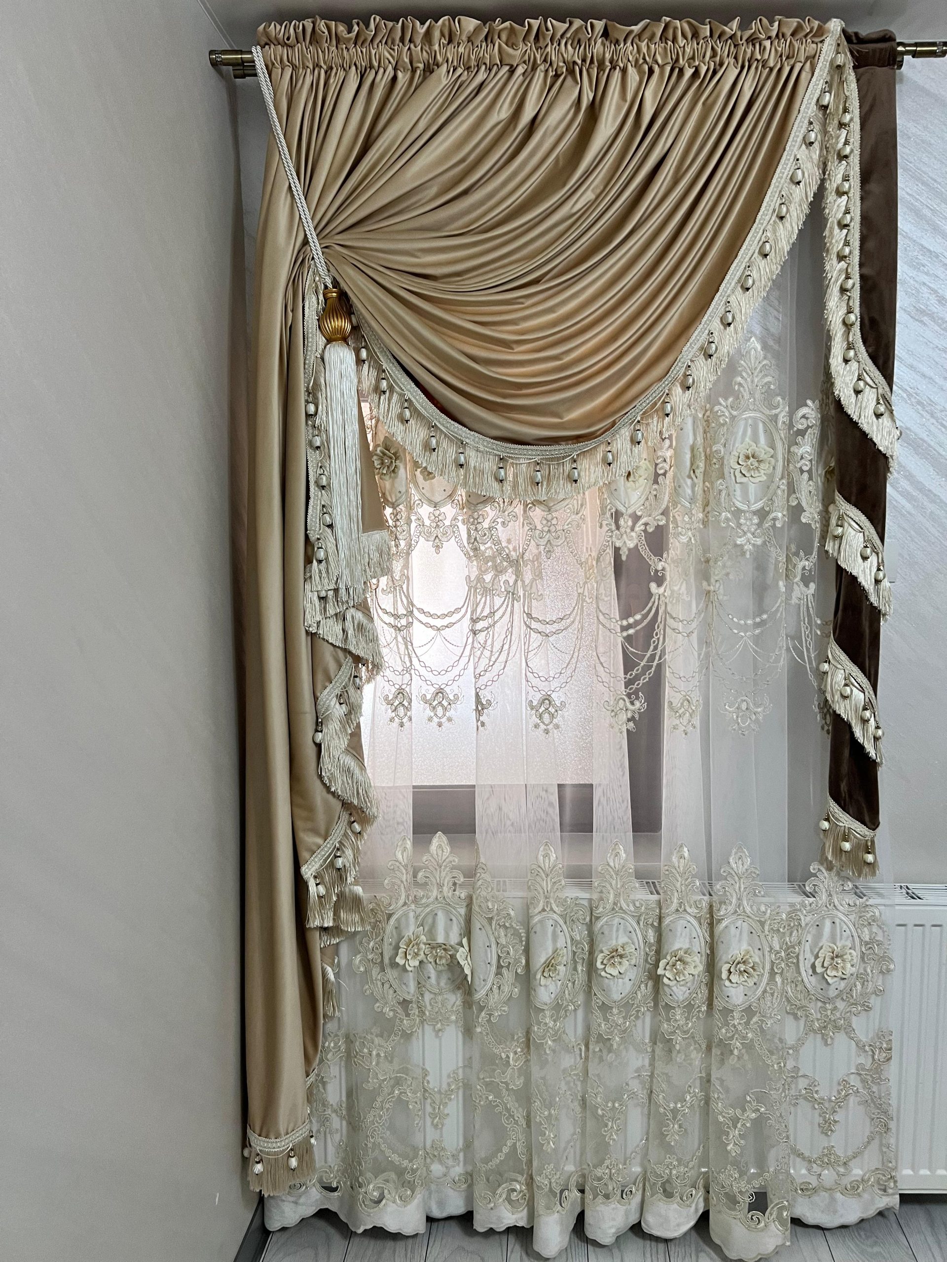 Draperie catifea crem 2 metri , combinata catifea maro 1 metru , Perdea 3 metri